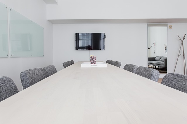 Equipar oficinas con muebles de ocasión: una alternativa sostenible en reformas de oficina